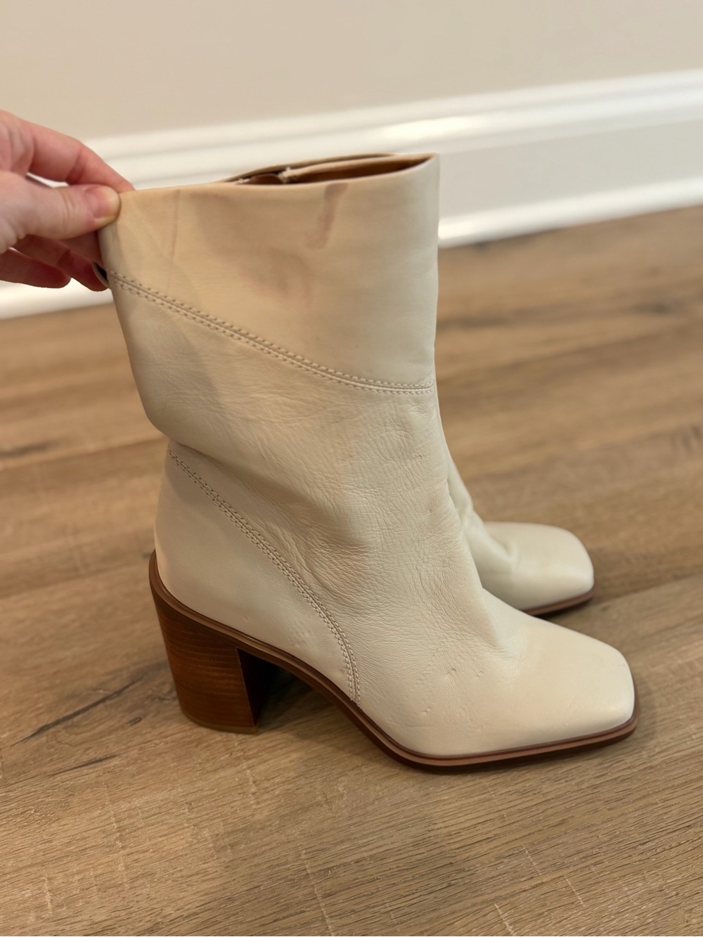 Franco Sarto Women’s Ivory Leather Square Toe Ankle Boots Block Heel Size 7.5M